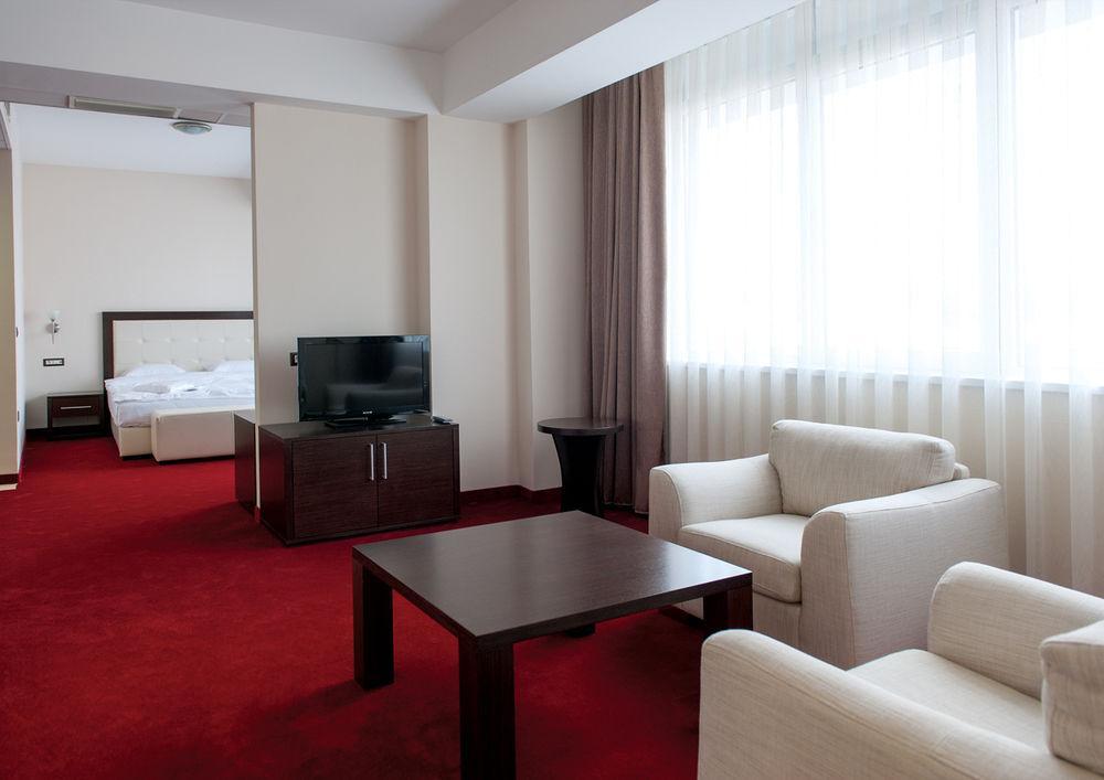 Tcc Grand Plaza Hotel Szkopje Kültér fotó