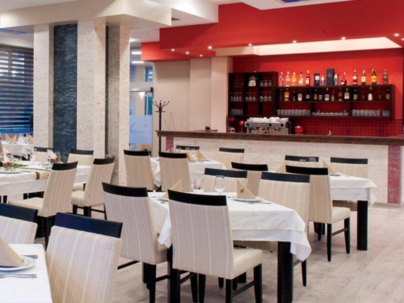 Tcc Grand Plaza Hotel Szkopje Kültér fotó