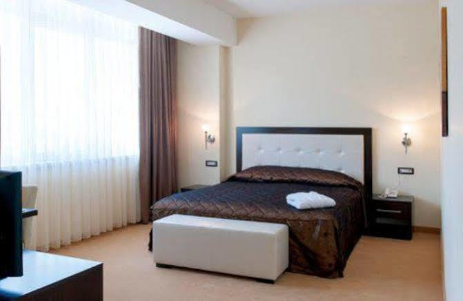 Tcc Grand Plaza Hotel Szkopje Kültér fotó
